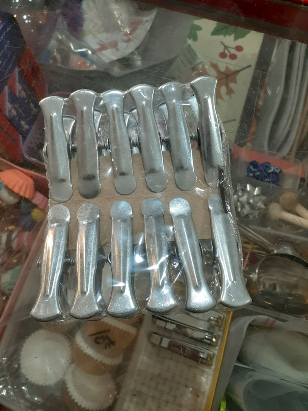 گیره لباس فلزی